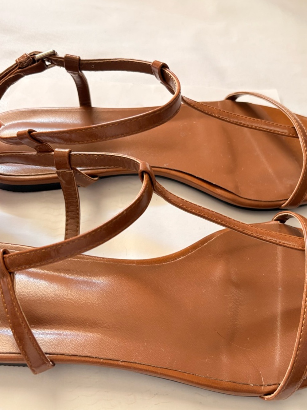 Minimalist Cognac Brown T-Strap Pointed Toe Sandals - Size 9.5 - Picture 4 of 6